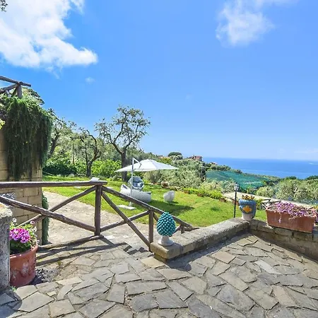 Maggie's Paradise * Sorrento
